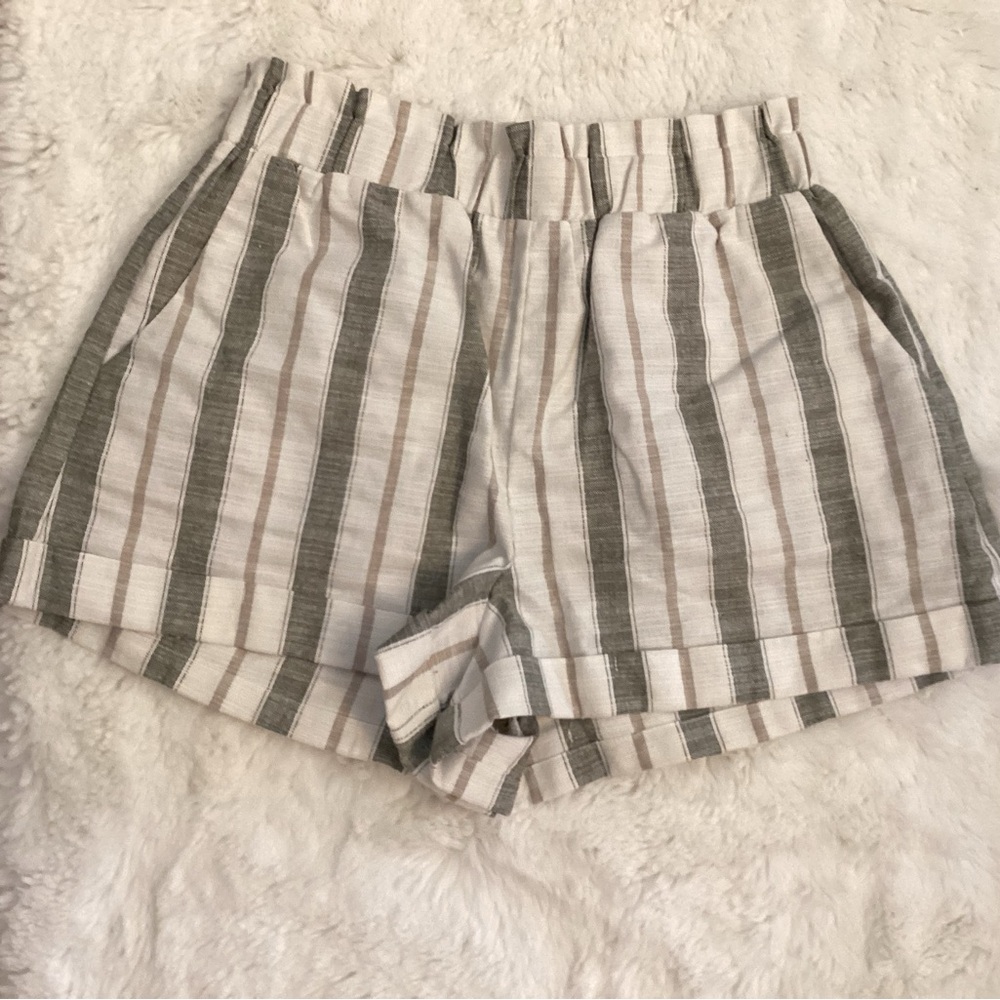 PAPER BAG SHORTS BY STYLE RACK